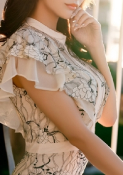 麗奈TOKYO崎平 唯月