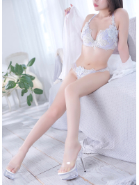 柔らかな朝に溶ける、清楚なぬくもり