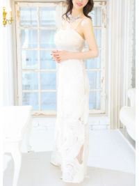 「美・艶・聡明」全てを兼ね備える美人マダム