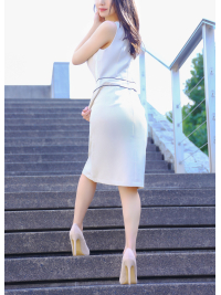 抗えない色気を併せ持つ女性