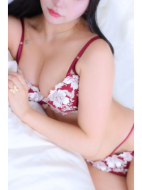  隠れスレンダー巨乳妻…